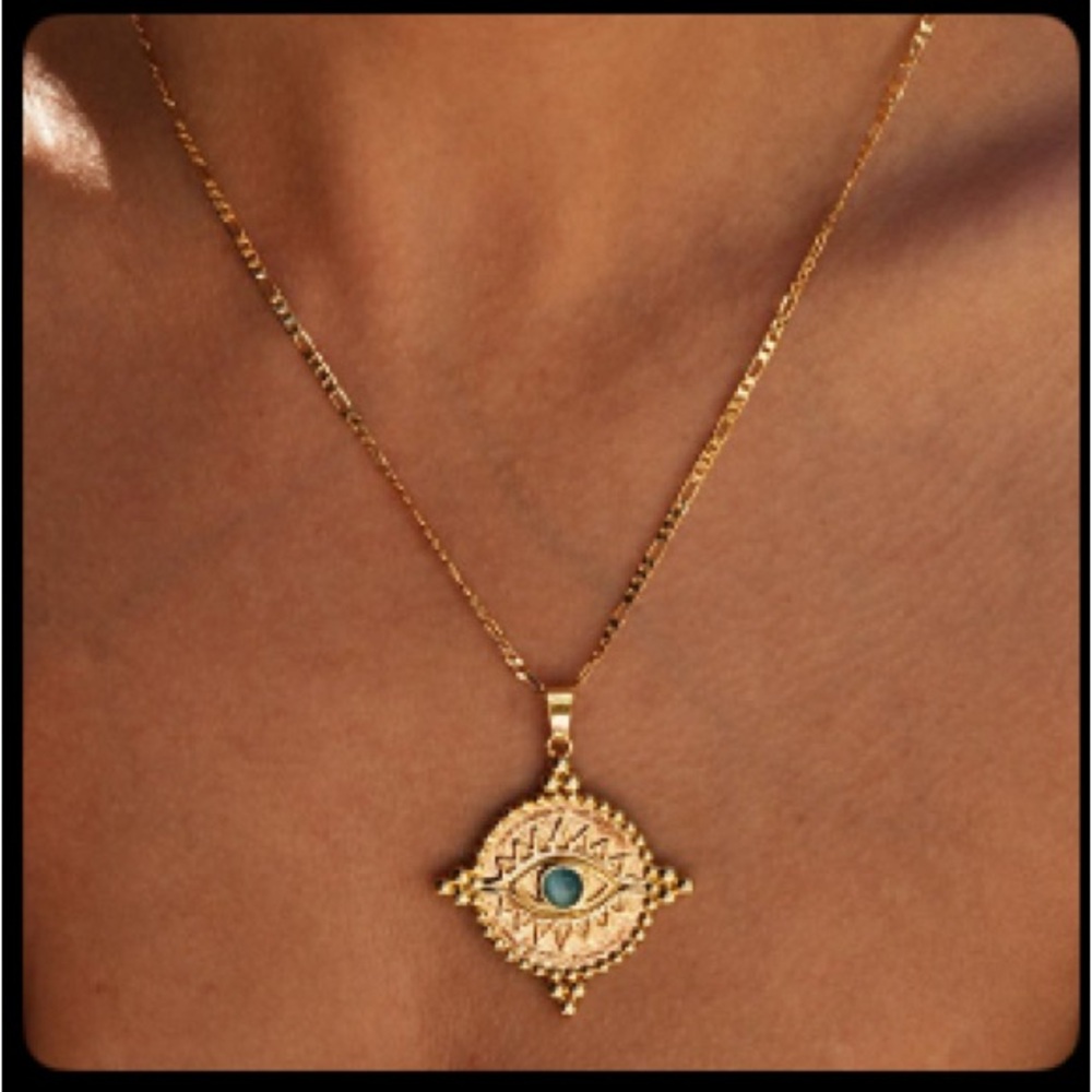 ⭐️ SALE ⭐️ Gold Evil Eye Pendant Necklace